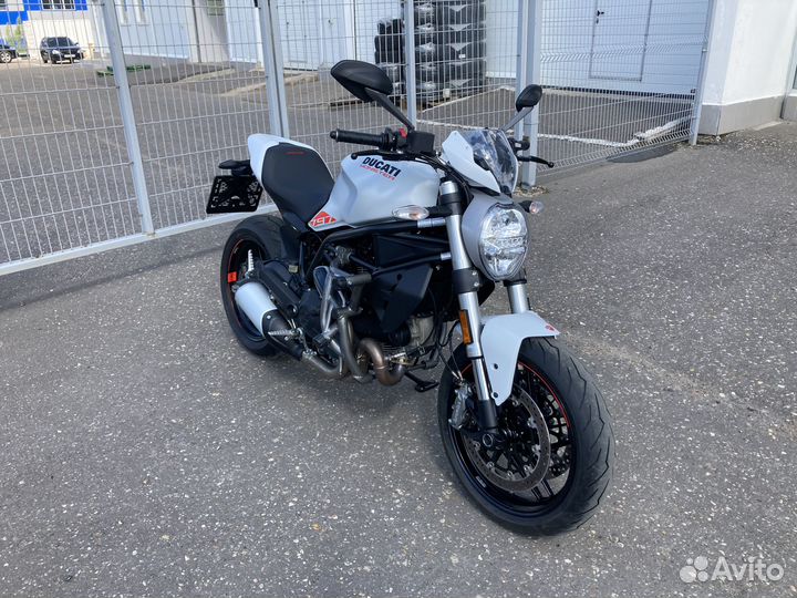 Ducati Monster 797