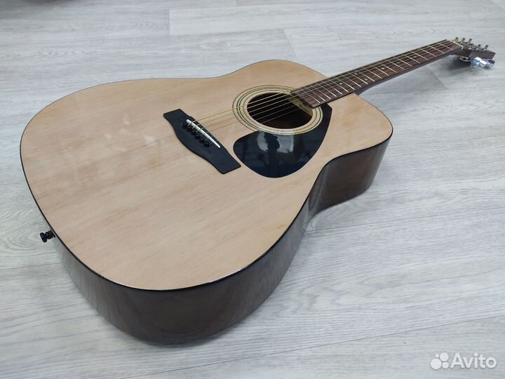 Акустическая гитара Yamaha новая