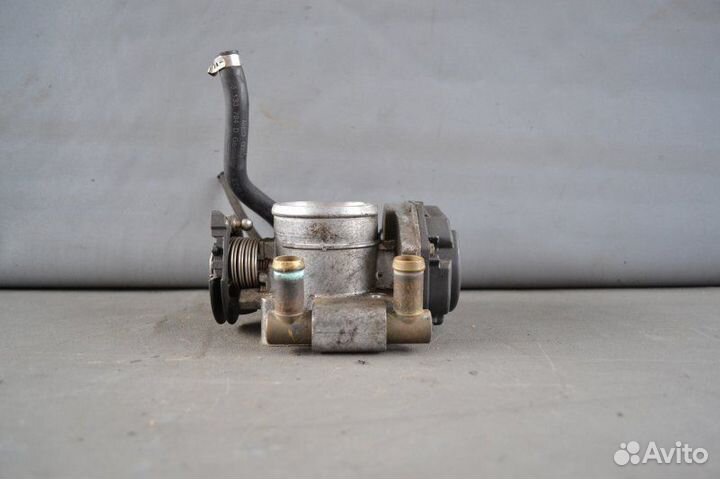 Дроссельная заслонка Volkswagen Passat B5 ADR 1999