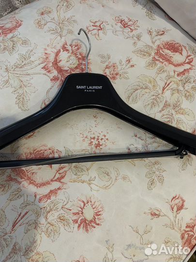 Вешалки плечики брендовые