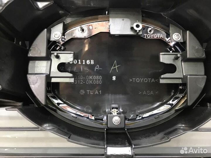 Решетка радиатора Toyota Fortuner 2