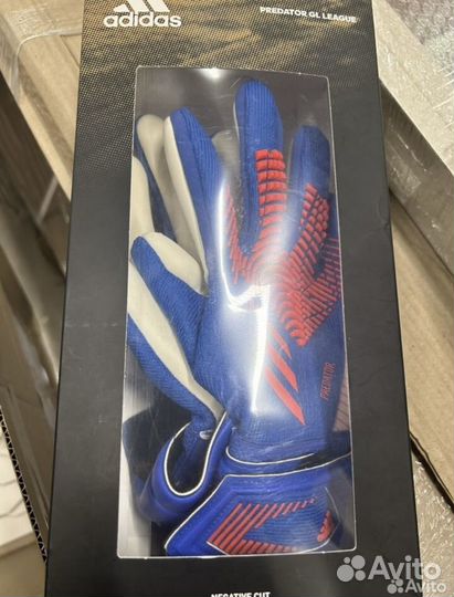 Вратарские перчатки adidas предатор