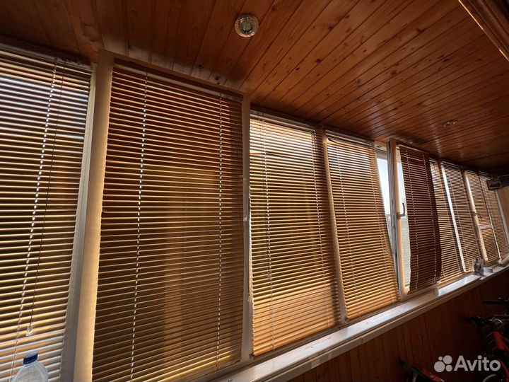 Жалюзи горизонтальные алюминиевые золото