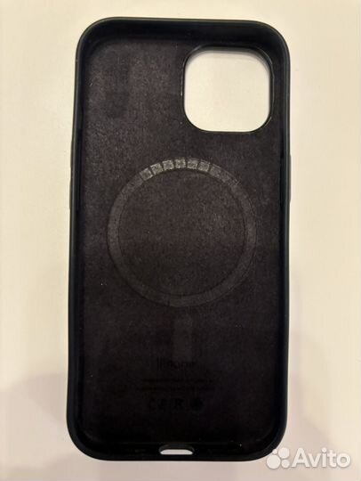 Силиконовый чехол на iPhone 15