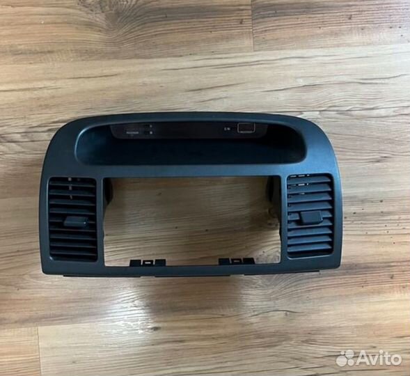 Дефлектор центральный камри30