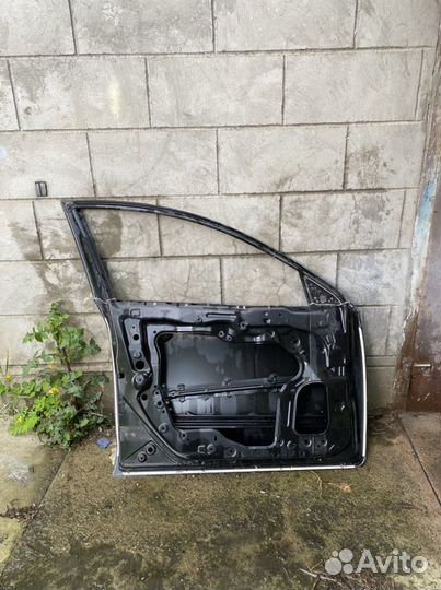 Дверь на mazda 3 2010 хэтчбек