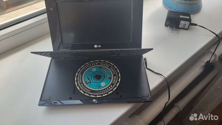 Портативный dvd видеоплеер LG