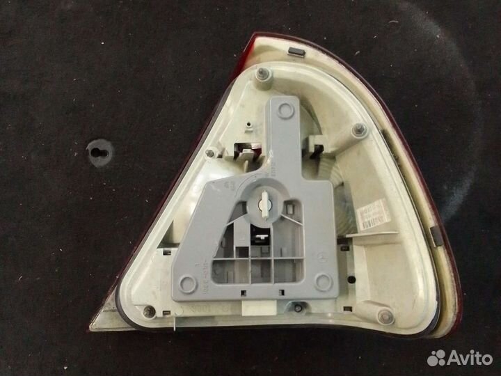 Mercedes C w202 седан задний левый фонарь