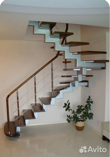 Сварной Каркас Лестницы на Монокосоуре на Второй Э