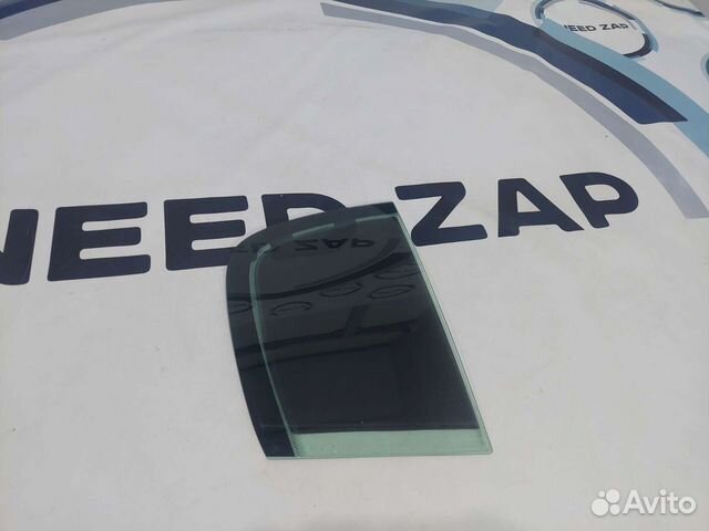 Стекло форточка заднее правое Renault Megane 2