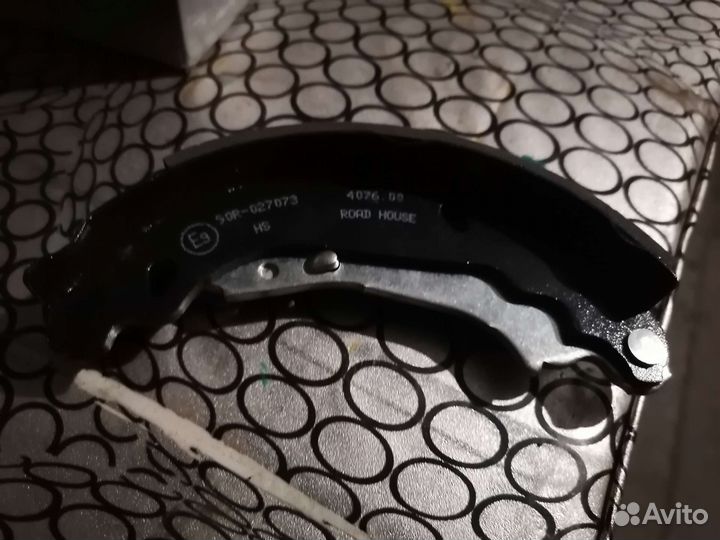 Передний и задние тормозные колодки на пежо 206