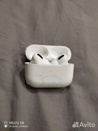 Беспроводные наушники новые