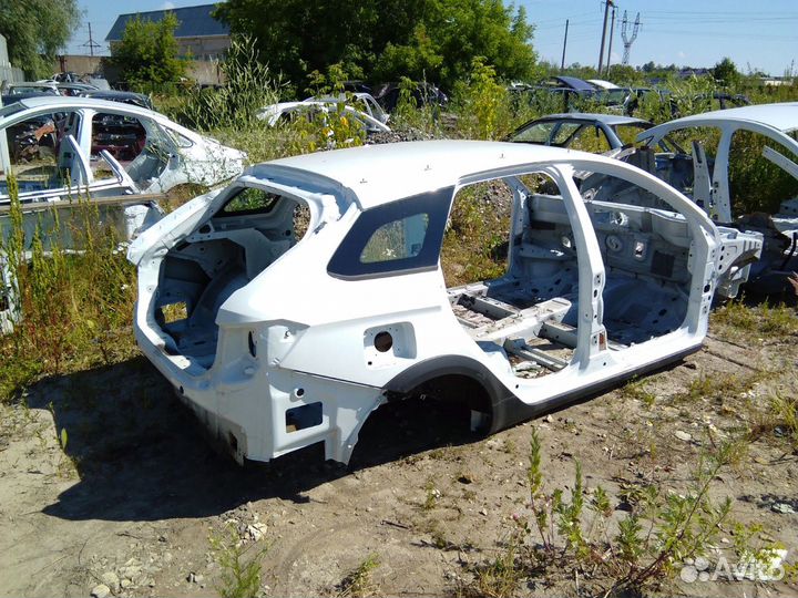 Продам кузов Лада Веста SV cross по частям