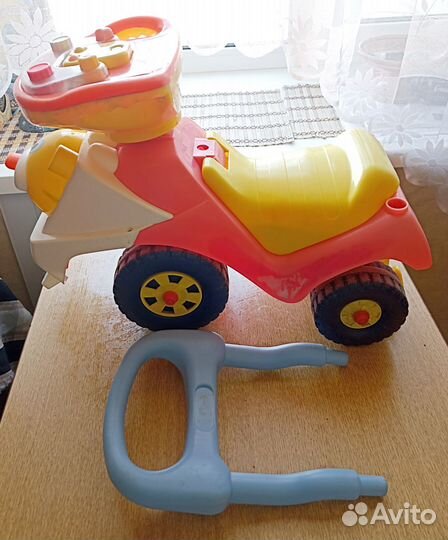 Каталка и велосипед для, 2х лет, бу