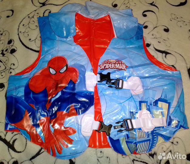 Надувной жилет для купания мальчику 3-6 лет