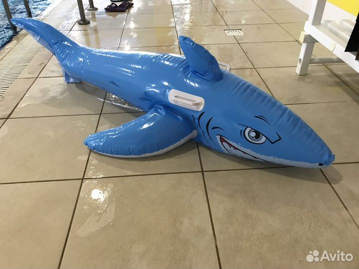 Круг для купания и надувные игрушки