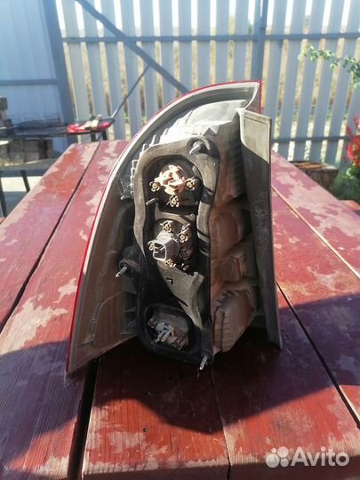 Фанари задние тойота каролла филдер