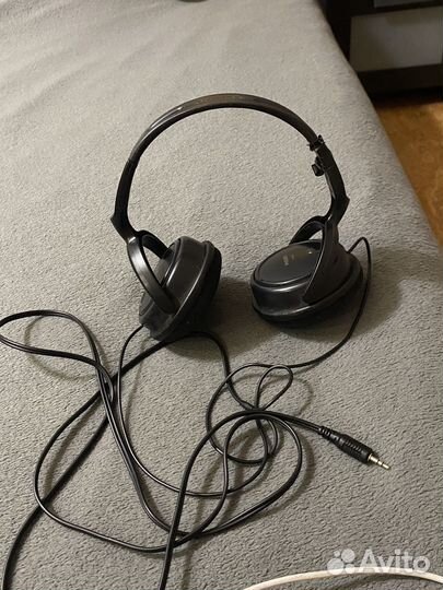 Проводные наушники Philips