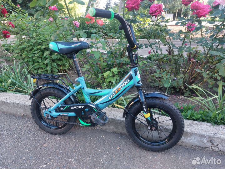 Детскиq велосипед до 5 лет