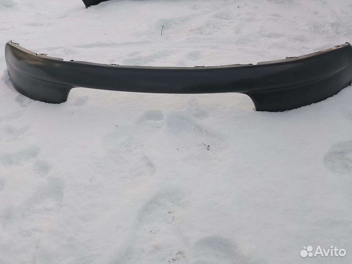 Продам бампер передний toyota vitz