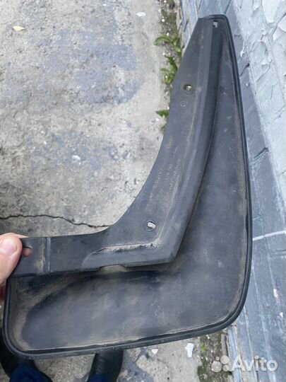 Задний левый брызговик шкода октавиа а7