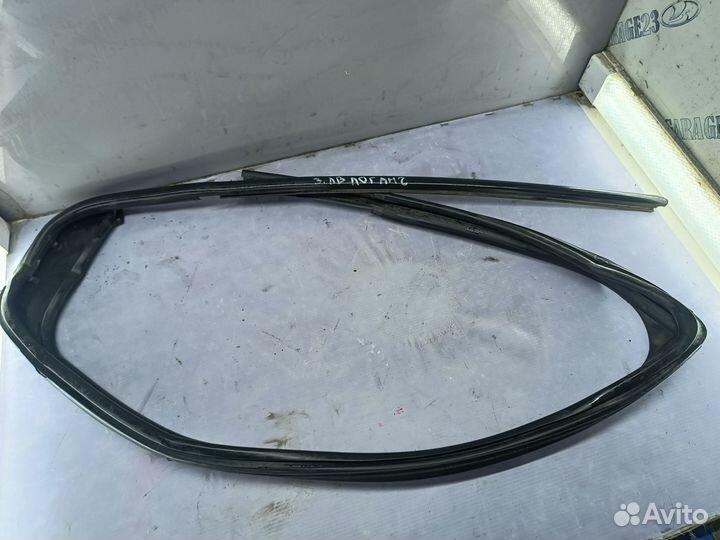 Уплотнитель рамки двери левой зад. Renault Logan 2