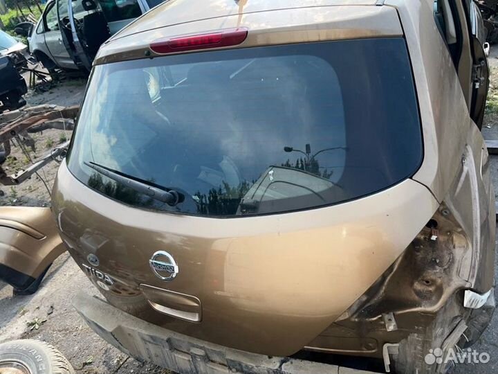 Крышка багажника передняя Nissan Tiida C11 2008