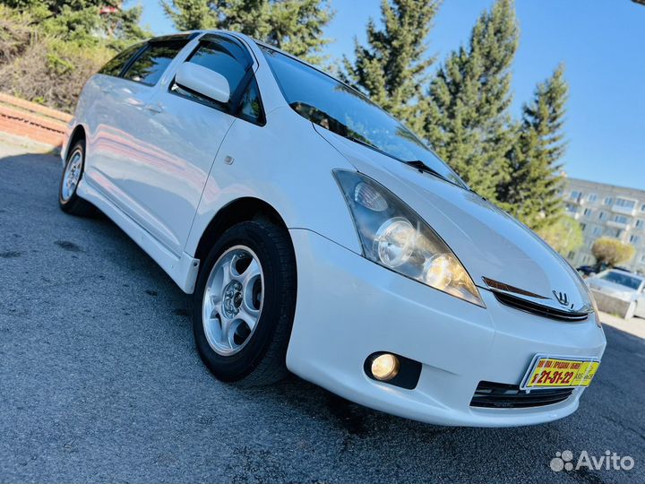 Toyota Wish 1.8 AT, 2003, 249 600 км