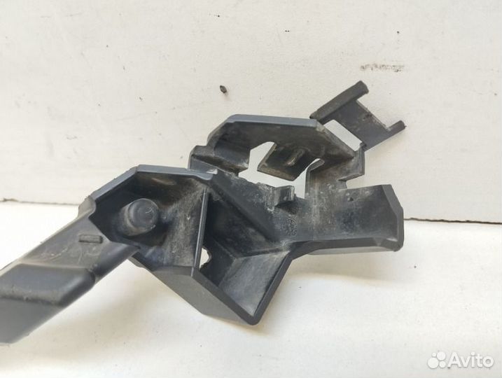 Кронштейн птф передний правый Volvo Xc90 2 2019