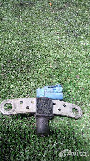 Датчик положения коленвала Renault Logan