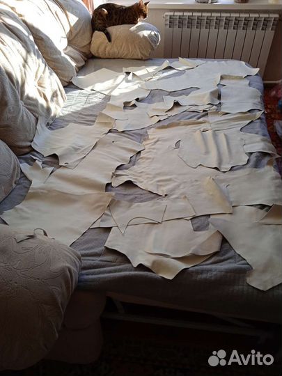 Натуральная цветная кожа пакетом вес 12,8 кг