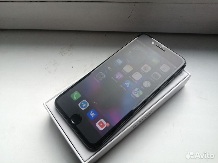 iPhone 8 Plus, 64 ГБ