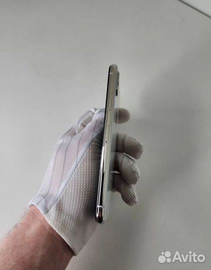 iPhone X, 64 ГБ