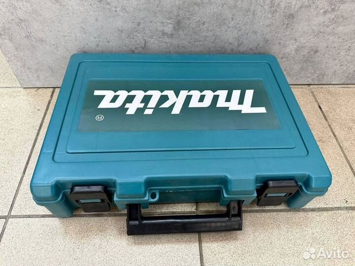 Перфоратор Makita HR 2470 новый