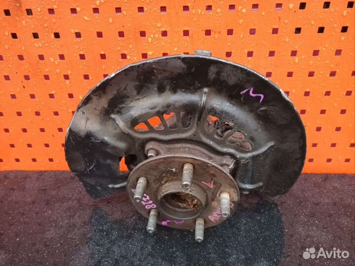 Ступица правая Toyota Camry 70