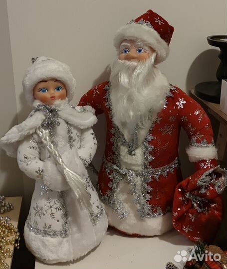 Дед Мороз и Снегурочка под елку