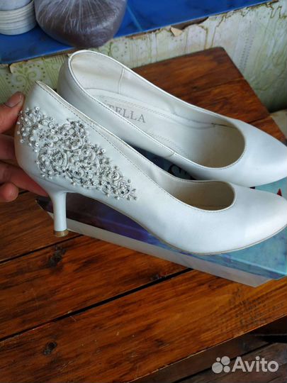 Туфли белые 39,5 размер