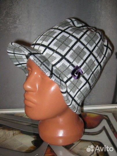 Шапка с козырьком