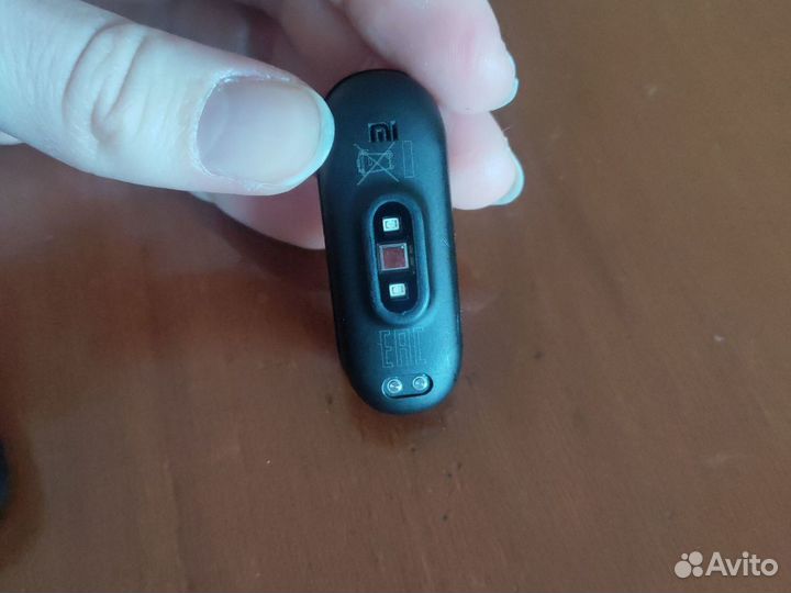 Фитнес браслет xiaomi mi band 4