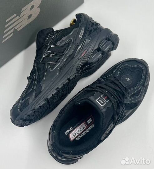 Черные New Balance 1906