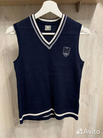 Жилетка школьная синяя на 10-11 лет