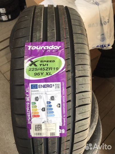 Tourador X Speed TU1 225/45 R19