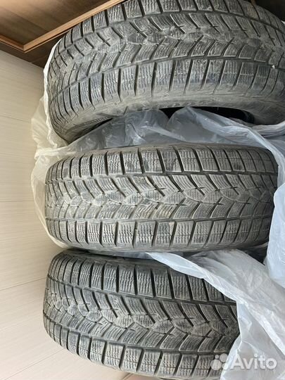 Goodyear UltraGrip Ice SUV 215/65 R17 99T