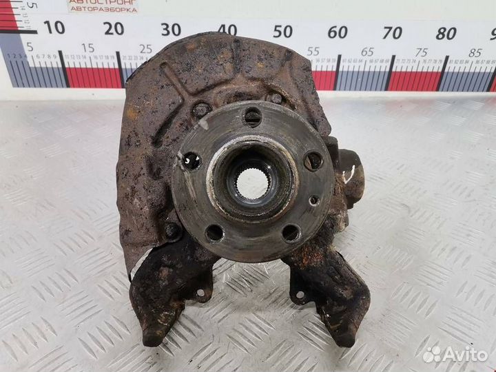 Кулак правый Audi A3 8L 1998 1J0407256N