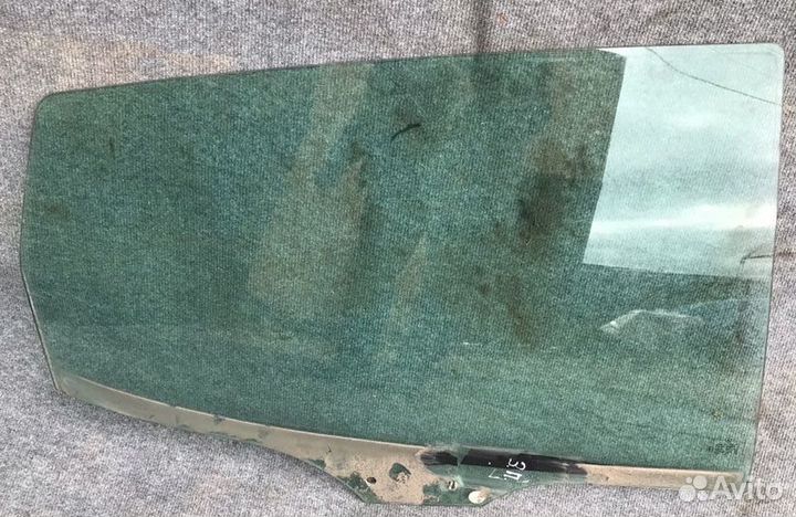 Стекло двери задней заднее правое Mercedes-Benz