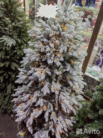 Елка искусственная заснеженная с гирляндой