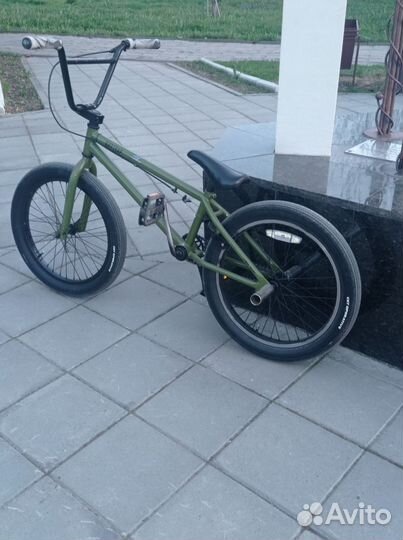 Трюковой велосипед BMX