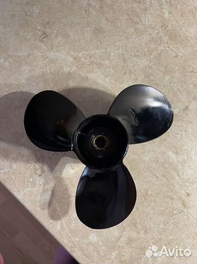 Винт на лодочный мотор suzuki