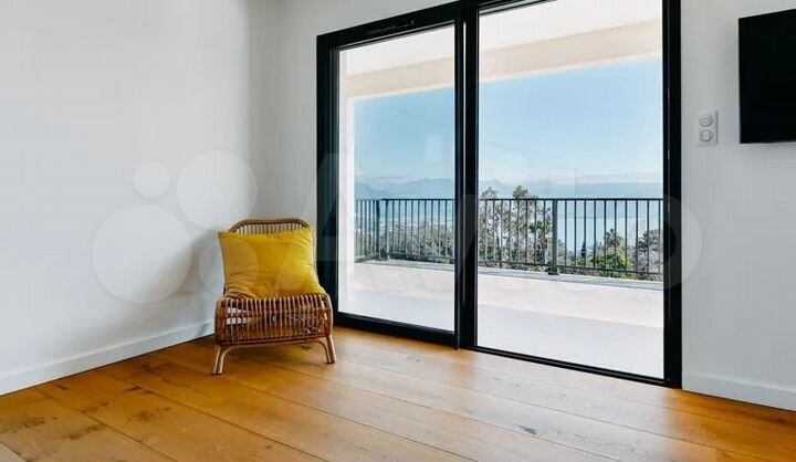 Коттедж 280 м² на участке 5 сот.