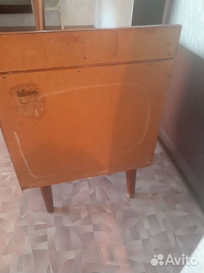 Тумбочка прикроватная бу